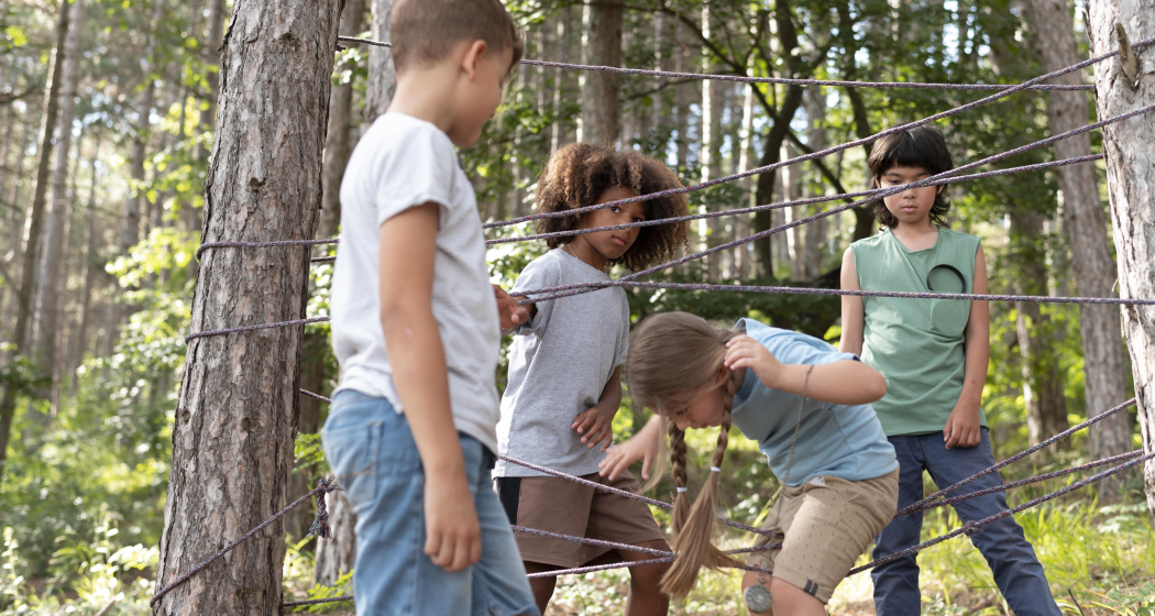 Zusammen spielen, zusammen unterwegs sein (gdl_878441014_image) Zusammen spielen, zusammen unterwegs sein (gdl_878441014_image)