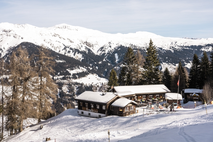 bergrestaurant-furgglis_winter_suse-heinz_1