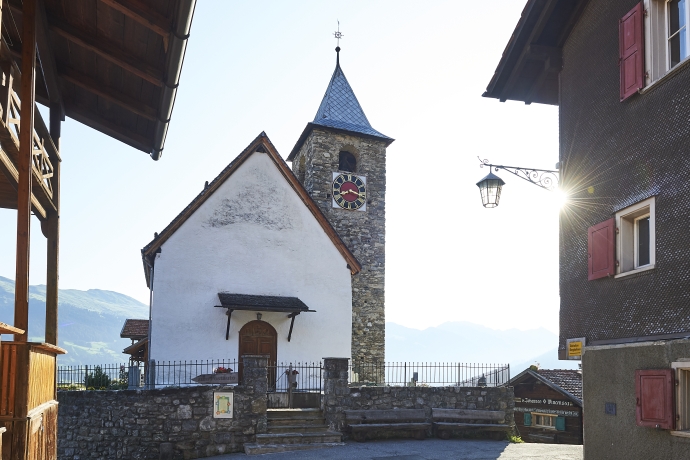 dorf_kirche_nina-mattli_02